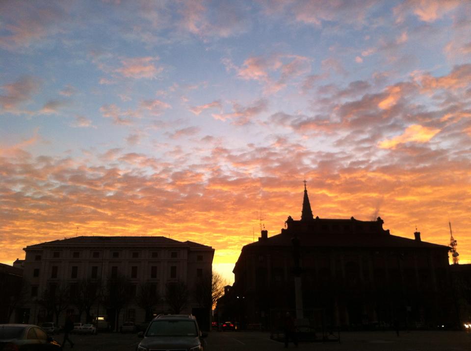 L'alba su Piazza della Libertà (foto Tony Frisina - sett 2015)