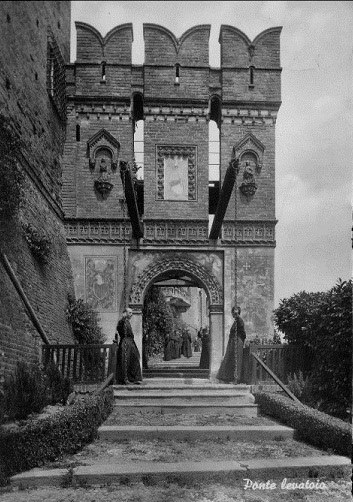 Castello di Camino (Alessandria). Studentato Filosofico dei Padri Somaschi. Ponte Levatoio.